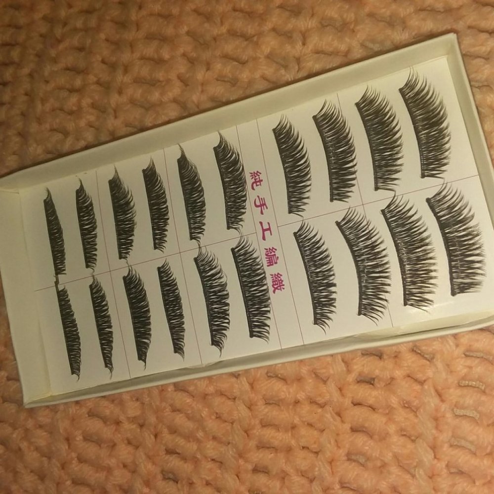 eye lashes - Picture 2 of 4